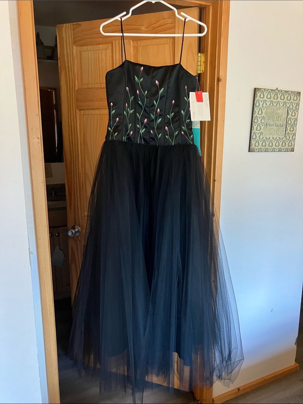 De-Laru Black Floral-Embroidered Tulle Prom Dress